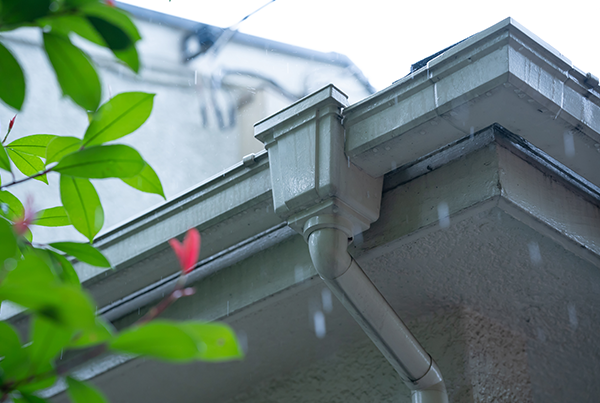 樋の吊り替え・部分補修、外壁修理、塗装なども対応可能